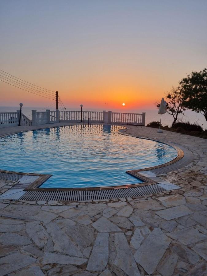 Seaclusion Vacation Villa Помос Экстерьер фото