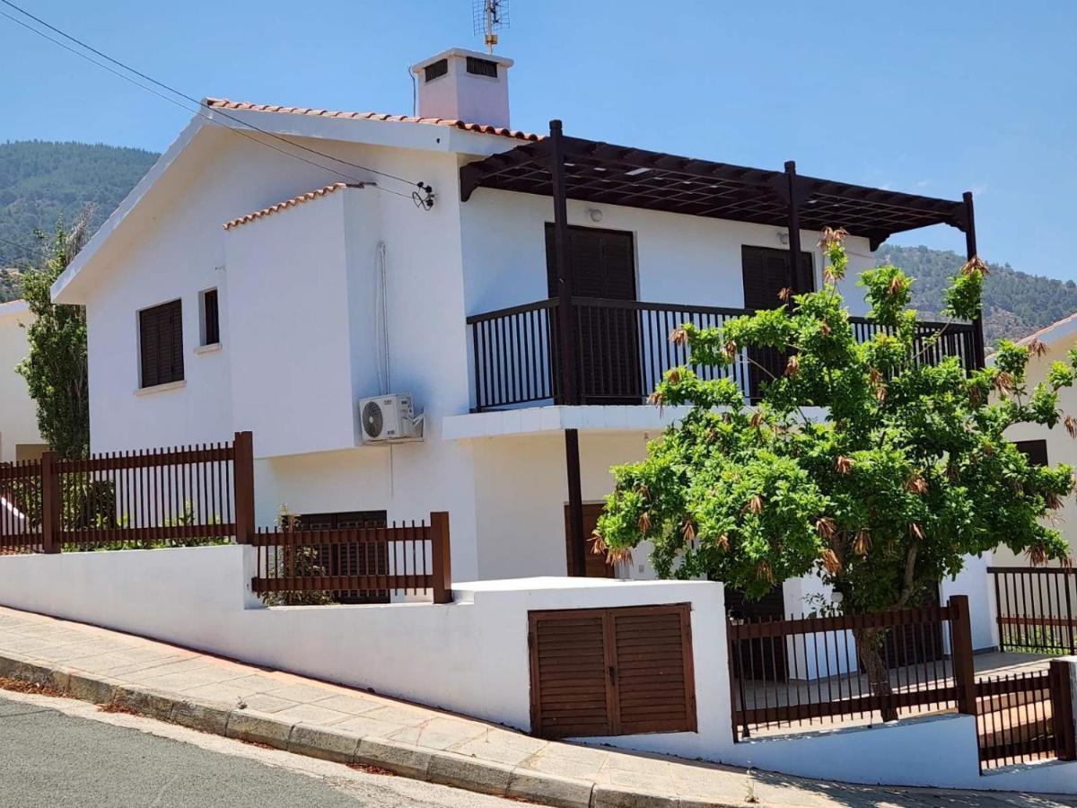 Seaclusion Vacation Villa Помос Экстерьер фото