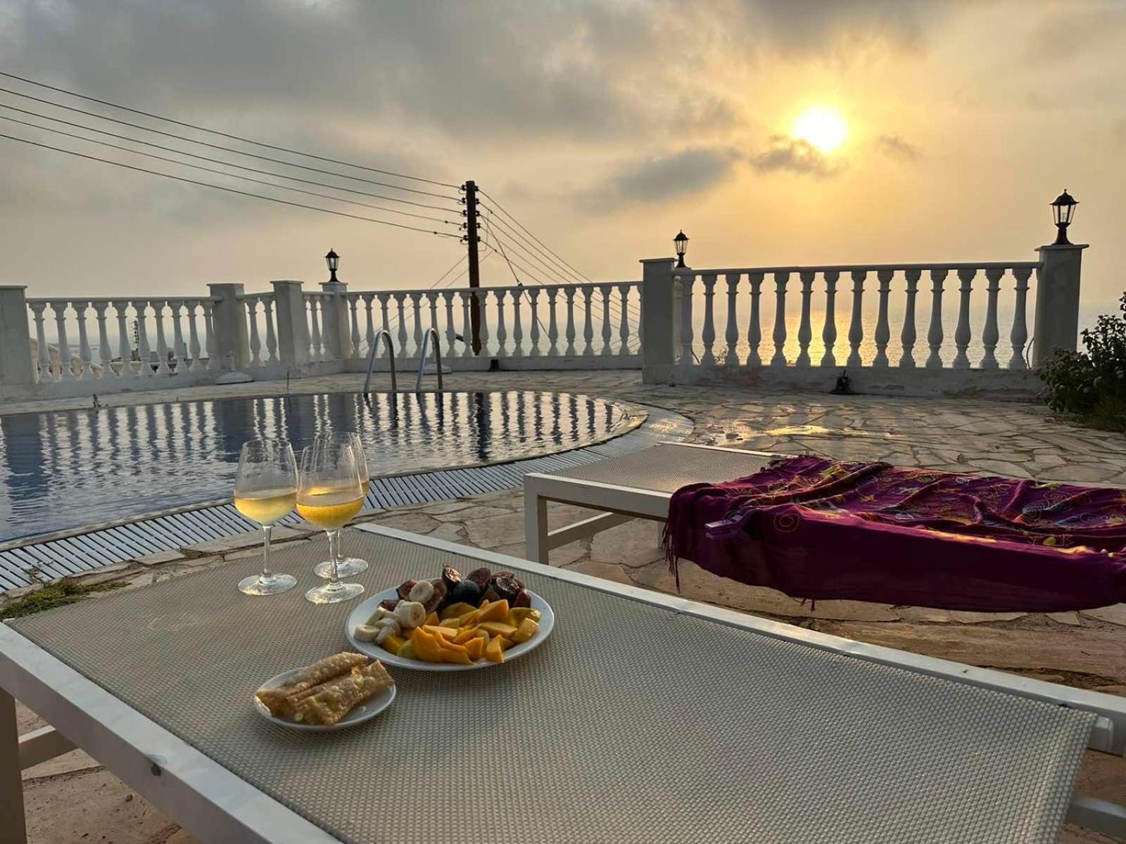 Seaclusion Vacation Villa Помос Экстерьер фото